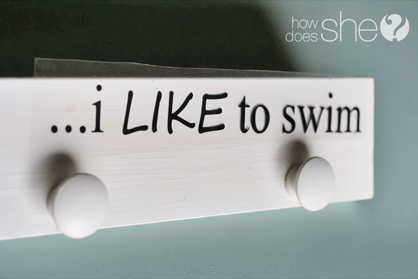 swim goggle holder