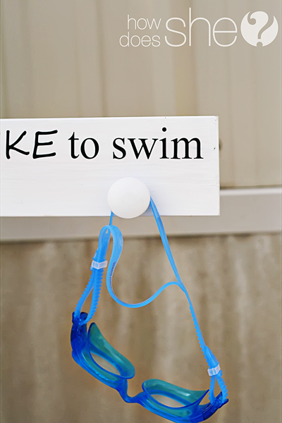 swim goggle holder