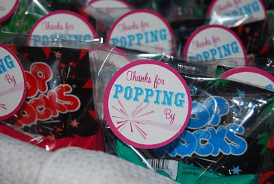 Halloween Themed Baby Shower on Themed Baby Shower Ideas   How Does She