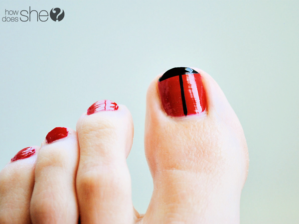 Adorable ladybug toe nail tutorial