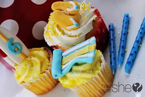 decorating cupcakes with fondant