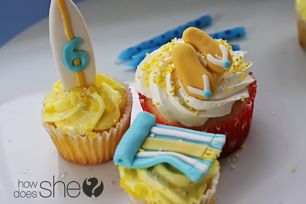 decorating cupcakes with fondant