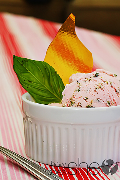 StrawbeRRies, meet Basil