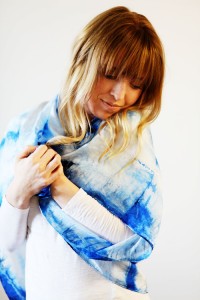 ways to wear a scarf