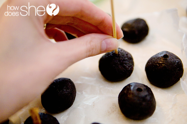 Amazing Oreo Cheesecake Apple Truffles