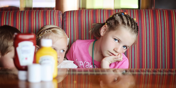 We play with knives…5 ideas to keep kids entertained at a restaurant!